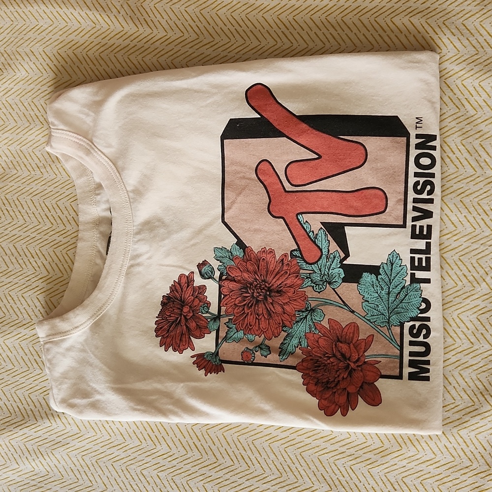 🌺 MTV TSHIRT 🌺